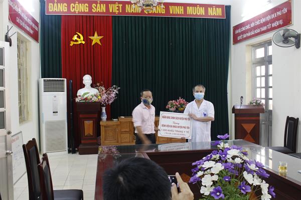 NHỮNG TẤM LÒNG VÀNG TRONG MÙA SARS - COV - 2